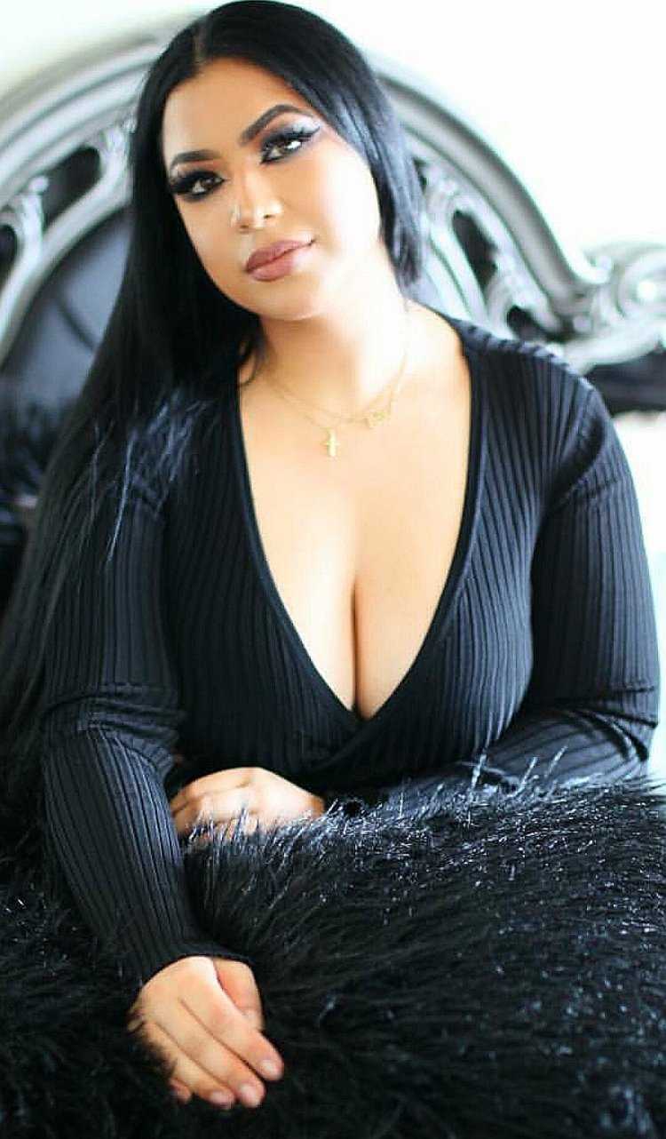 Сандра Саго модель