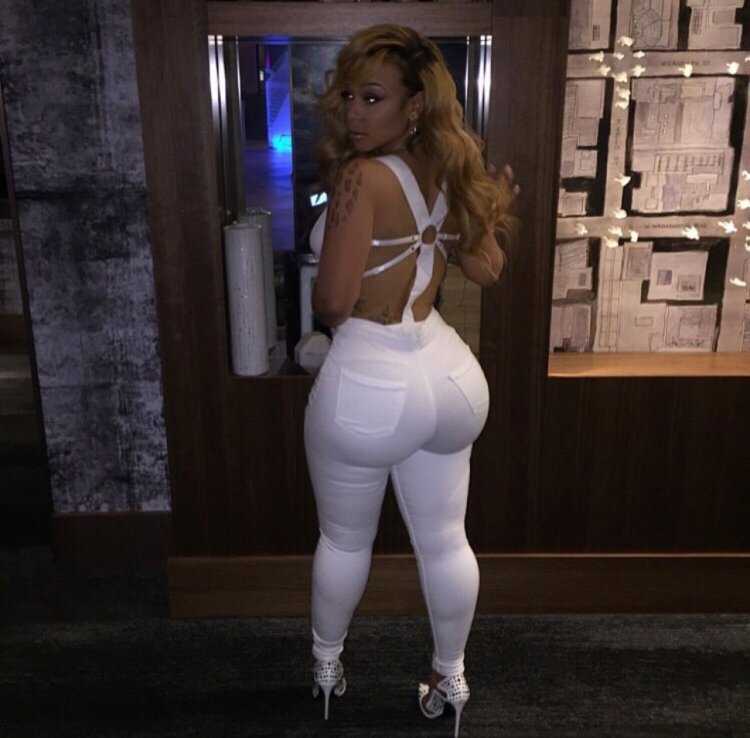 Mercedes Morr butt