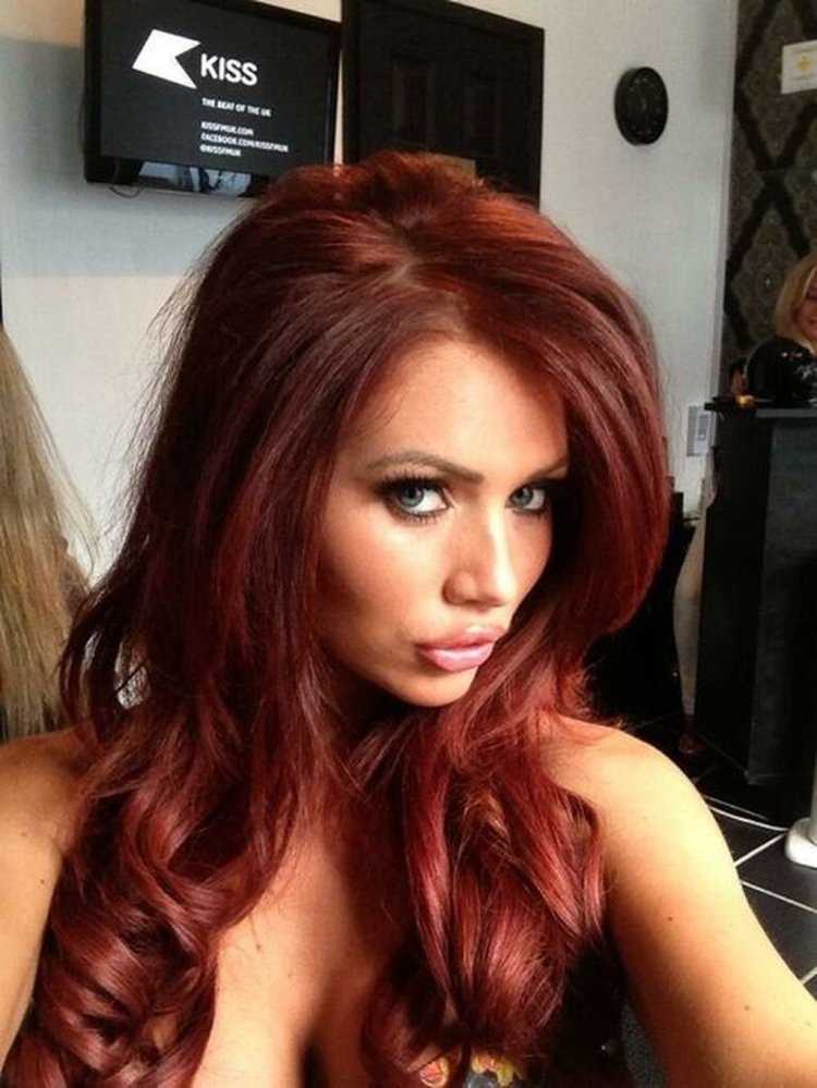 Цвет волос красно-рыжий глянец