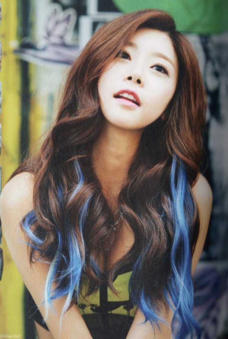 Крашеные волосы кореянки