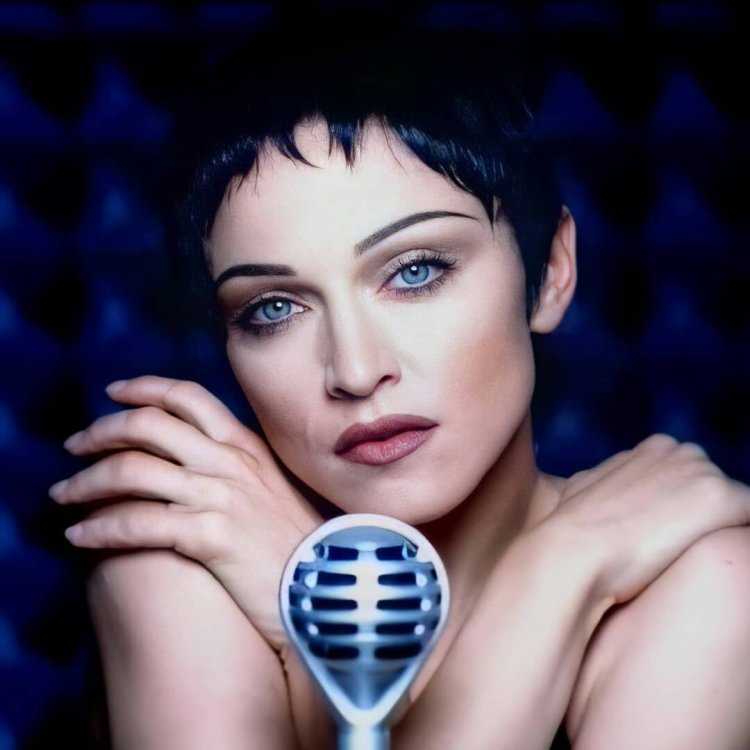 Мадонна певица брюнетка