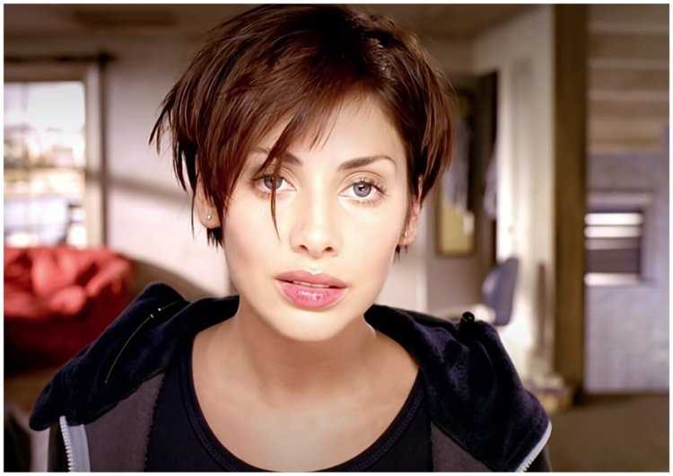 Певица брюнетка зарубежная с короткой стрижкой41