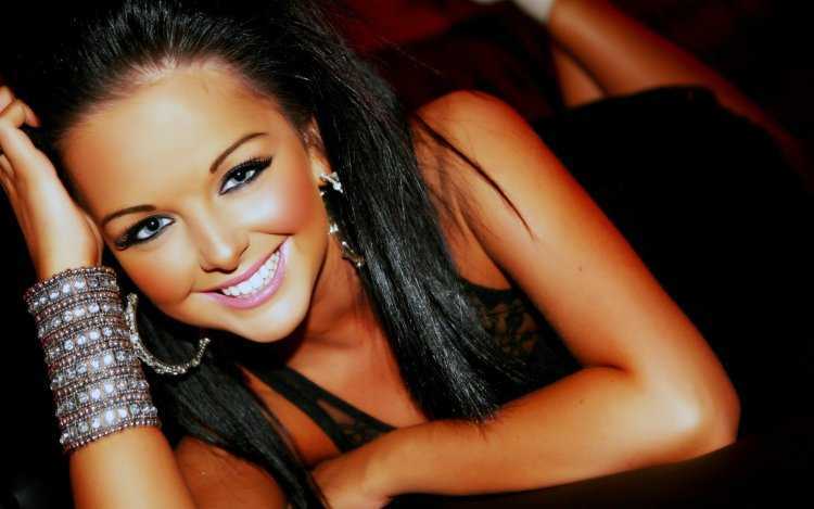 Супер брюнетки