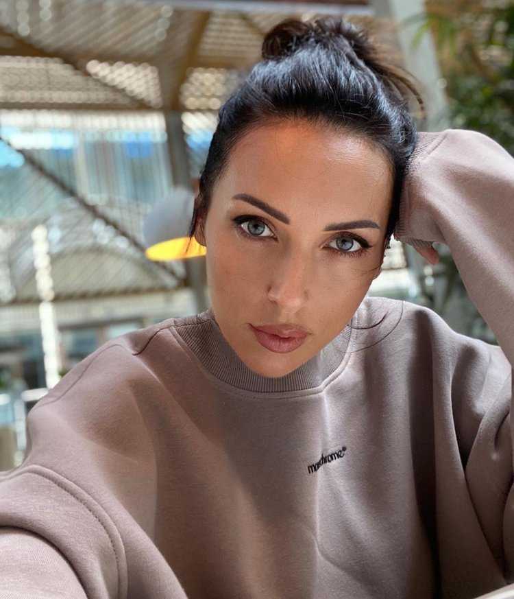 Алсу певица