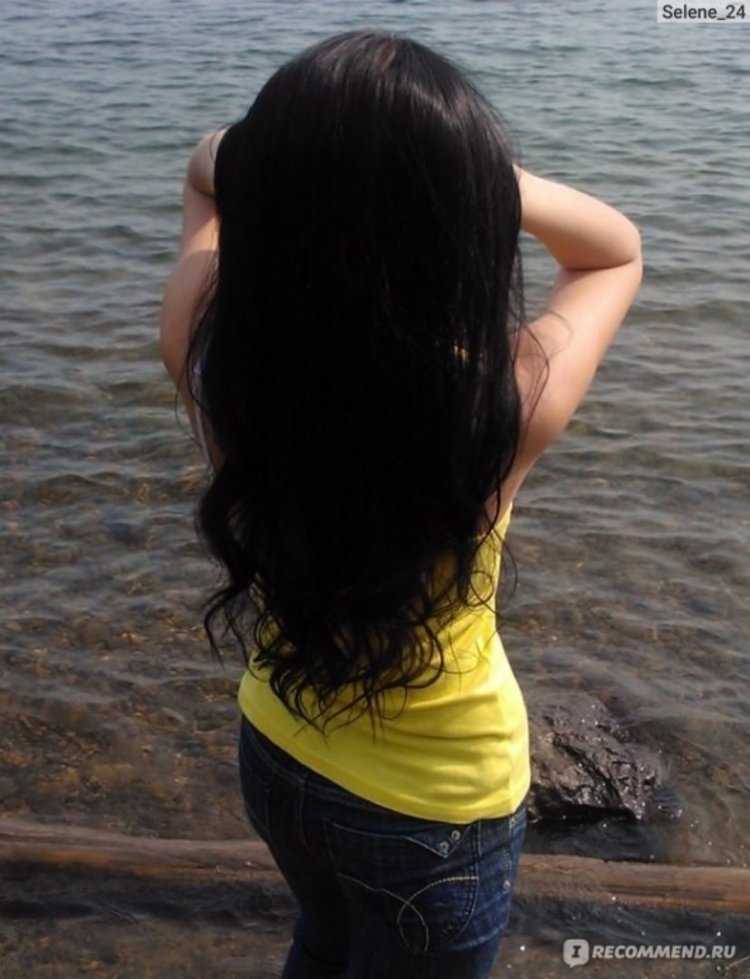 Азербайджанские девушки со спины