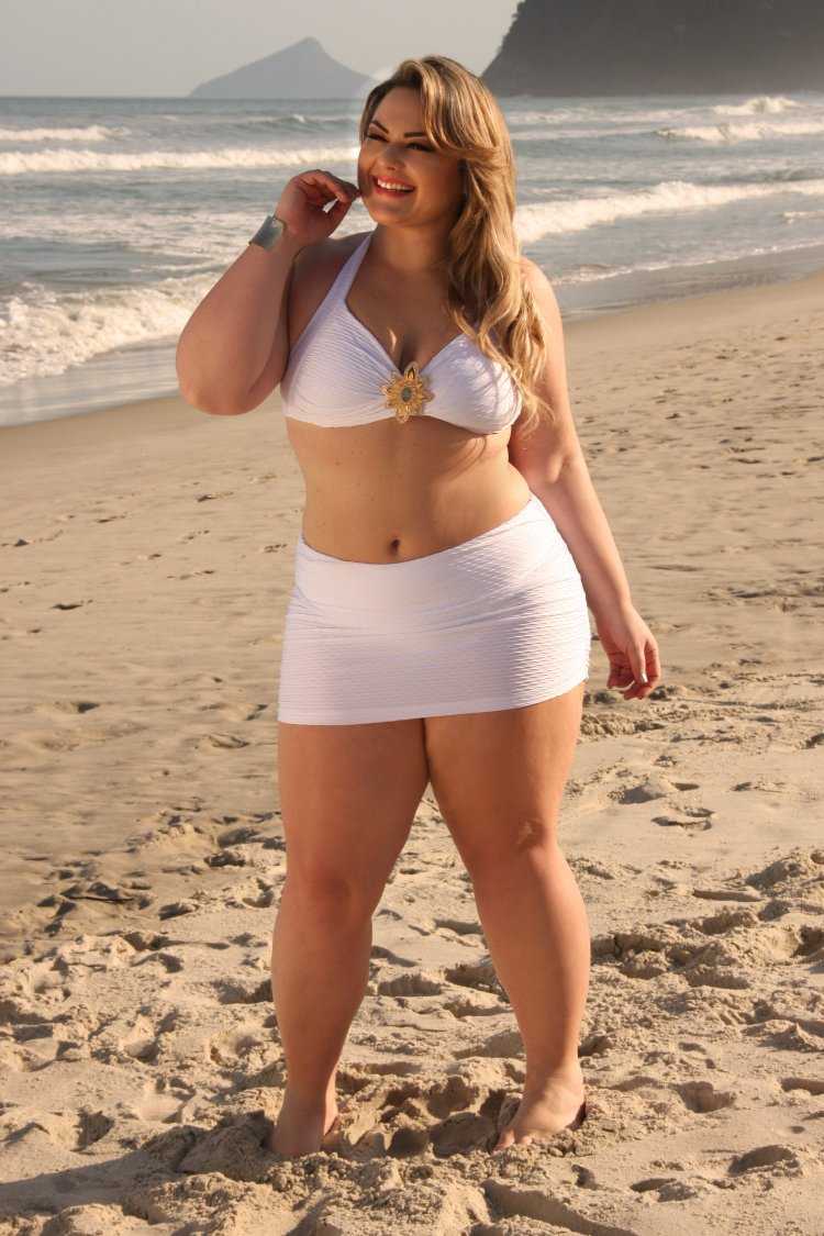 Модель Aline Zattar