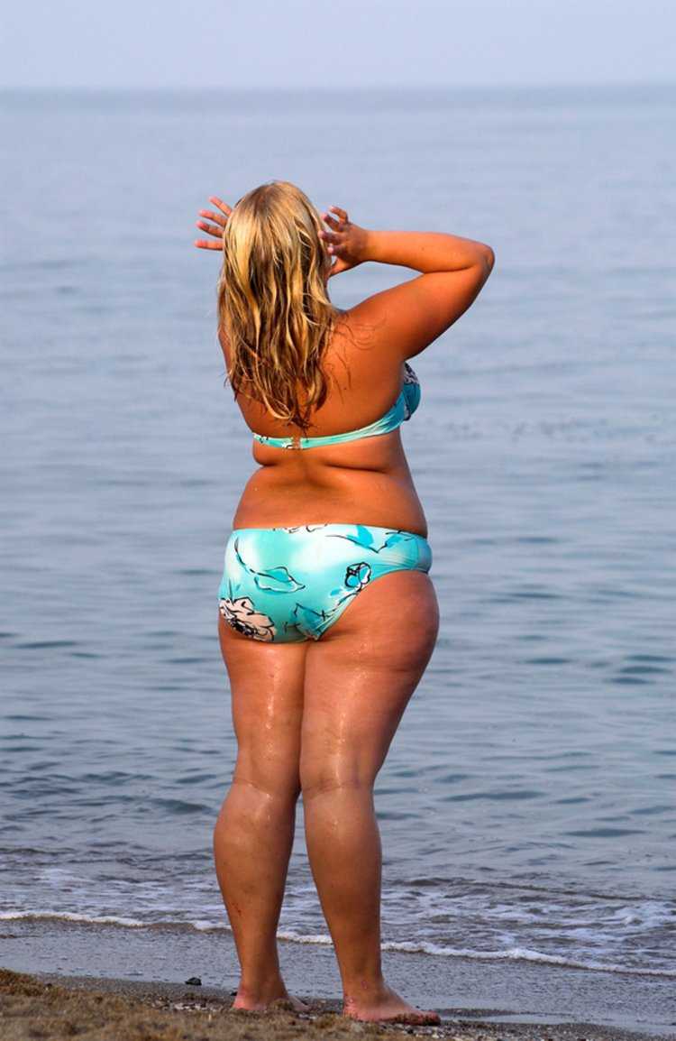 Толстые блондинки в купальниках