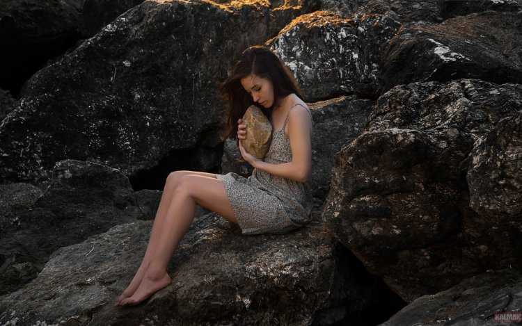 Девушка на Камне