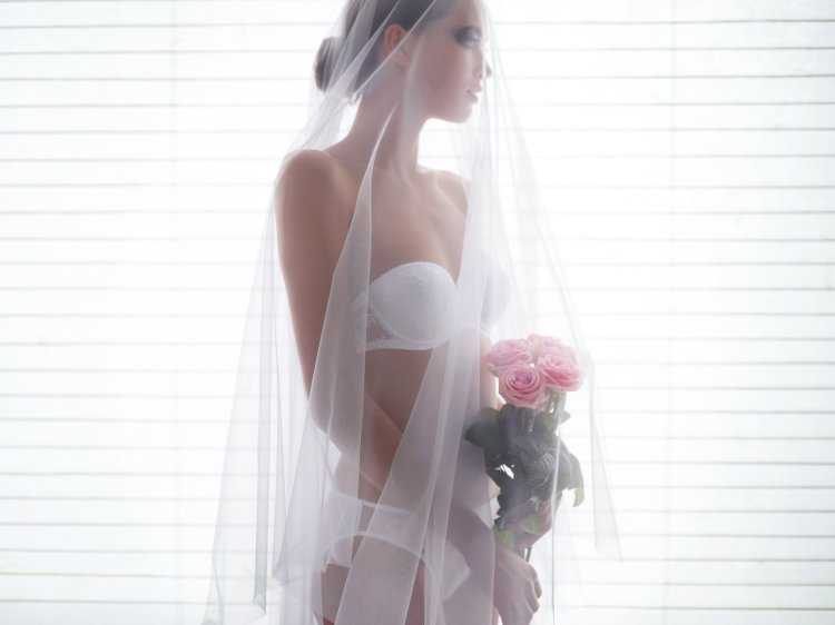 Нижнее белье для невесты фата