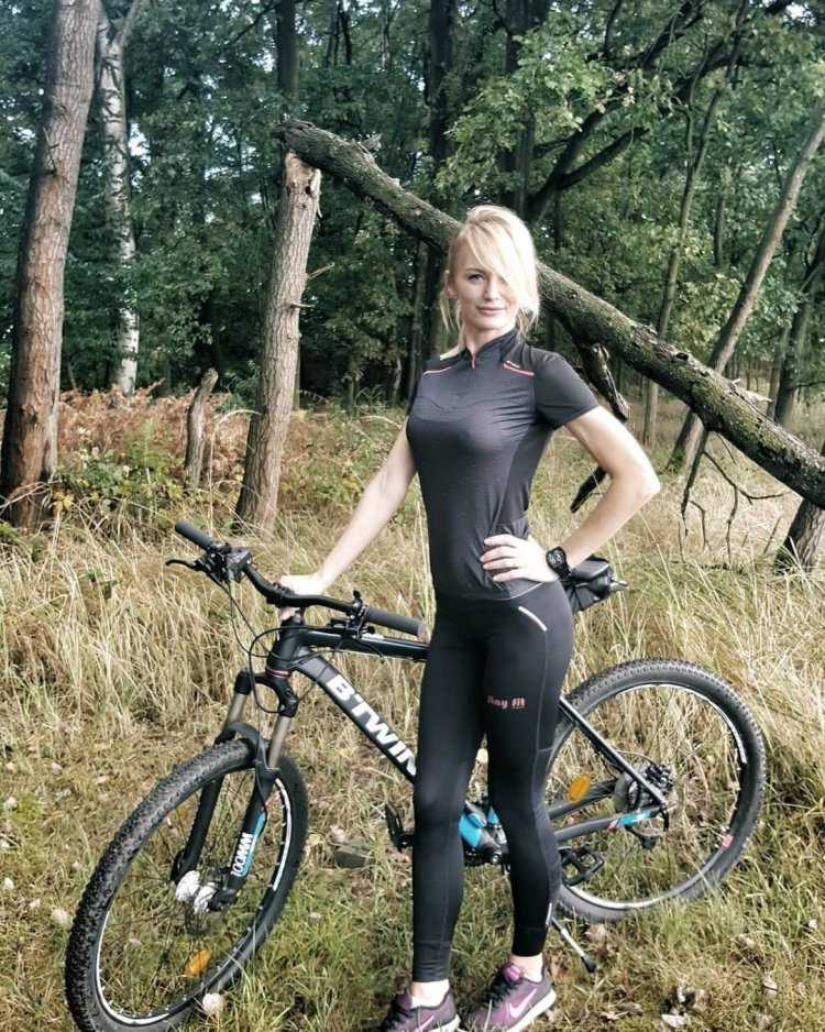 Девушки в велосипедках новая мода