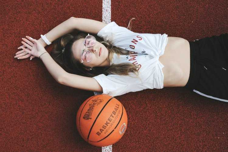 Фотосессия в стиле баскетбол для девушки