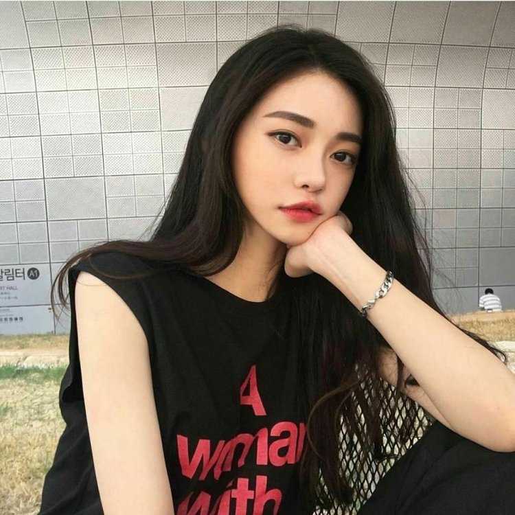 Корейские девушки с черными волосами