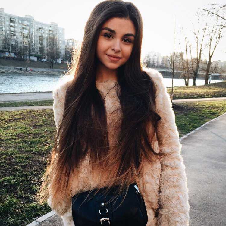 Соблазнительная Диана Орестова