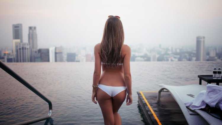 Девушки сзади на рабочий стол