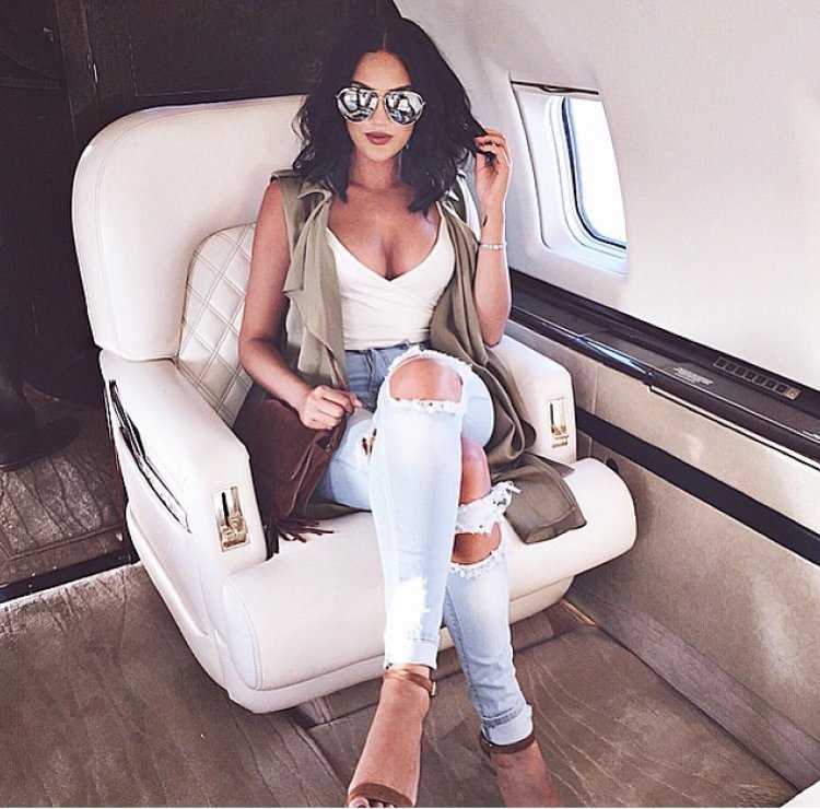 Модные богатые девушки