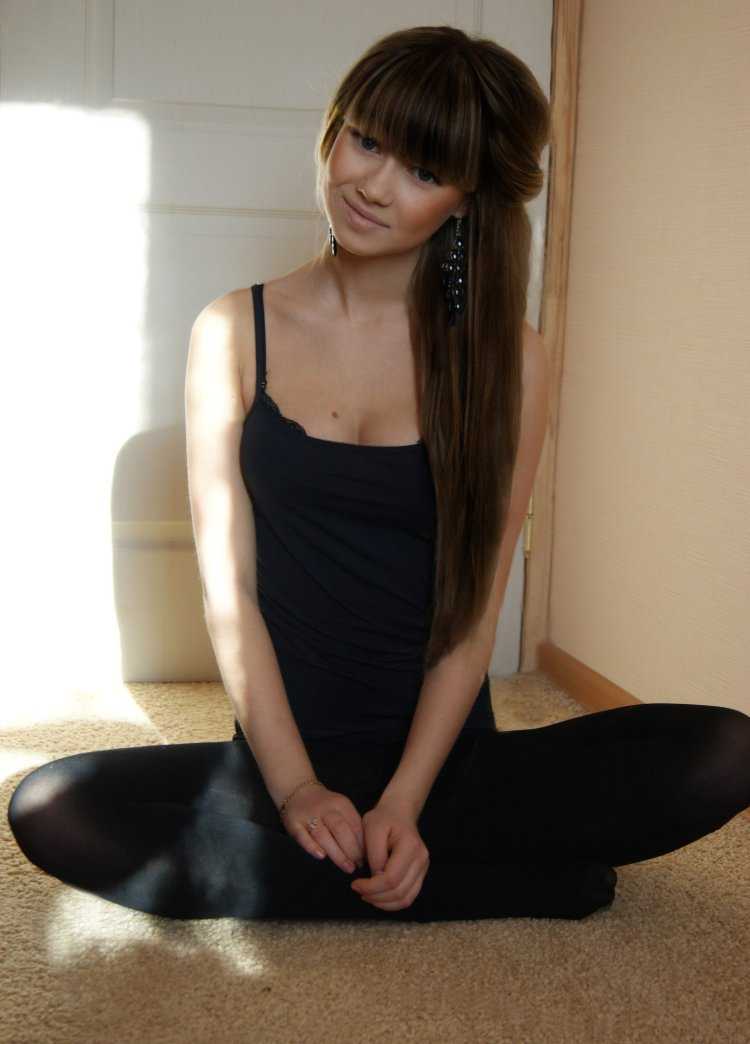 Настя Шевченко брюнетка