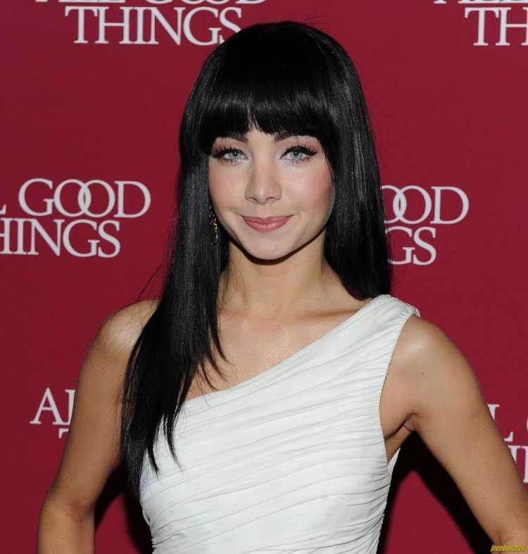 Ксения Соло черные волосы