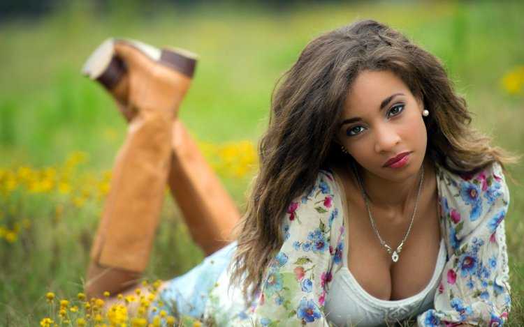 Красивые мулатки