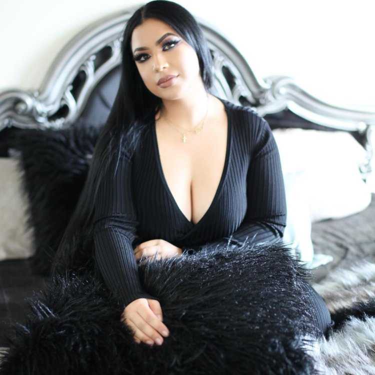 Plus-Size Диана Сирокай