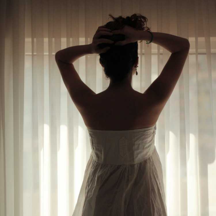 Пухлая брюнетка со спины69