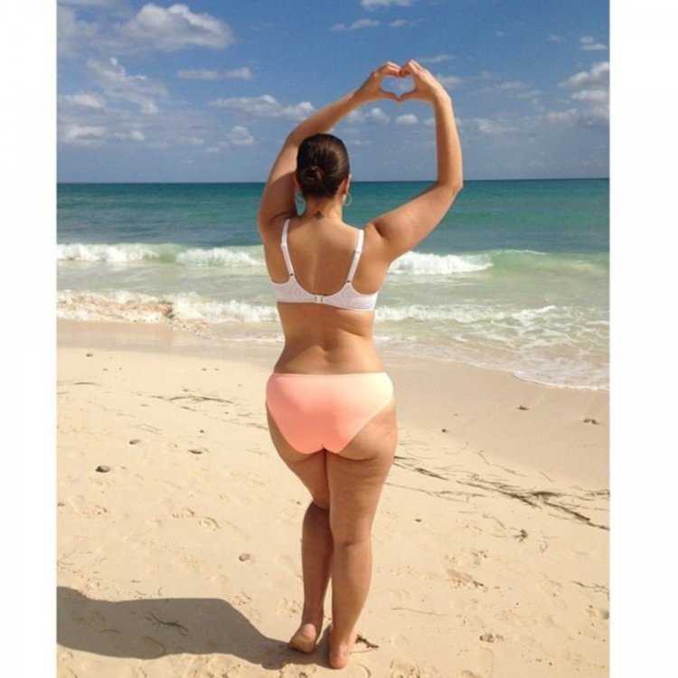 Эшли Грэхем бедра