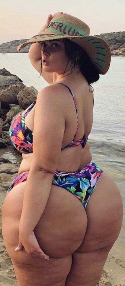 Виктория Абрахам Биг асс