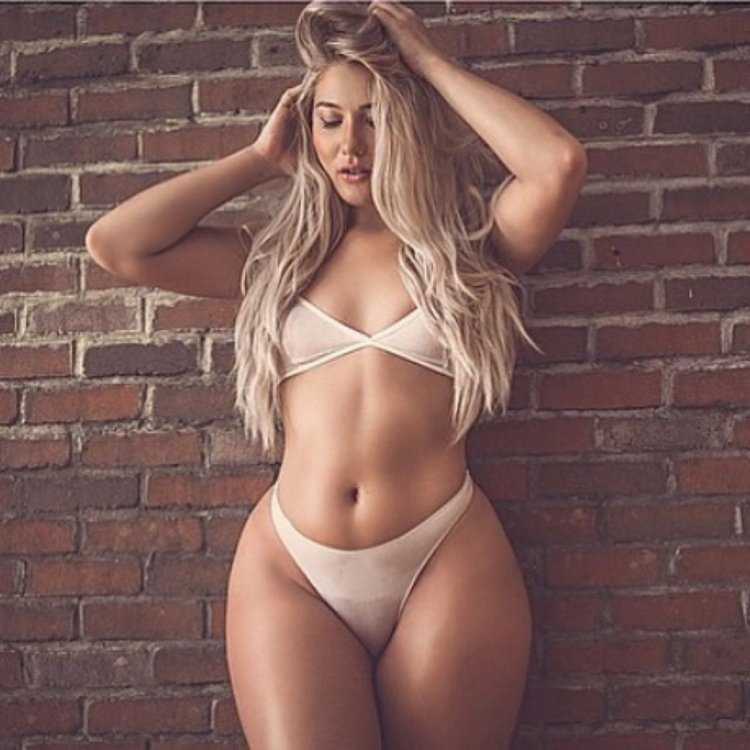 Ioana Chira в бикини