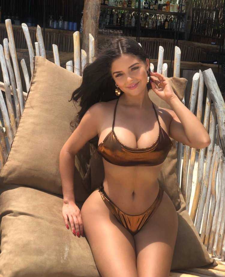 Plus-Size Диана Сирокай