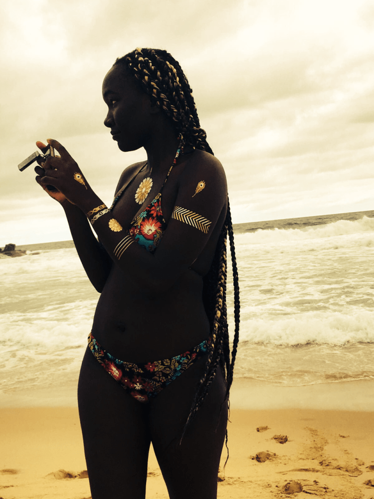 Красивые темнокожие девушки с дредами