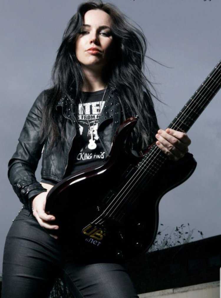 Хеви металлистки