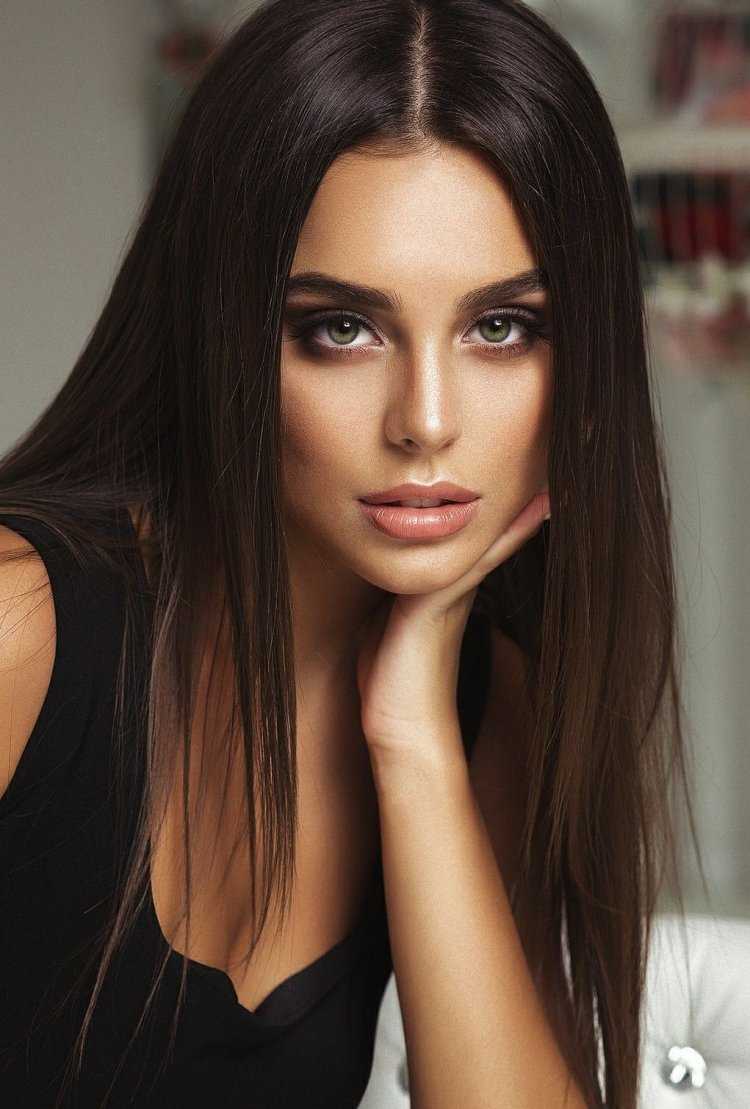 Российская модель брюнетка66