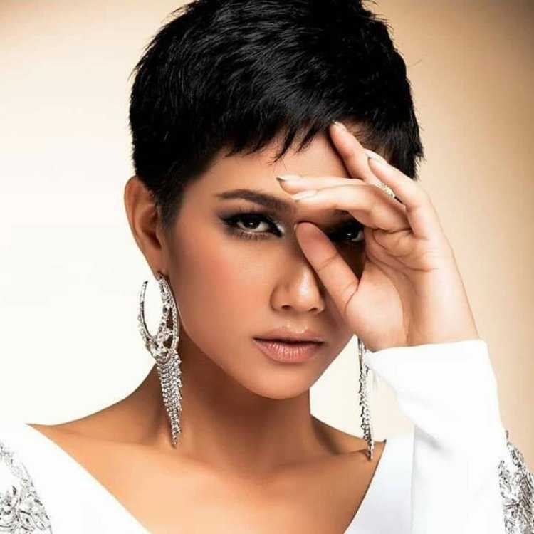 Модные короткие стрижки для брюнеток