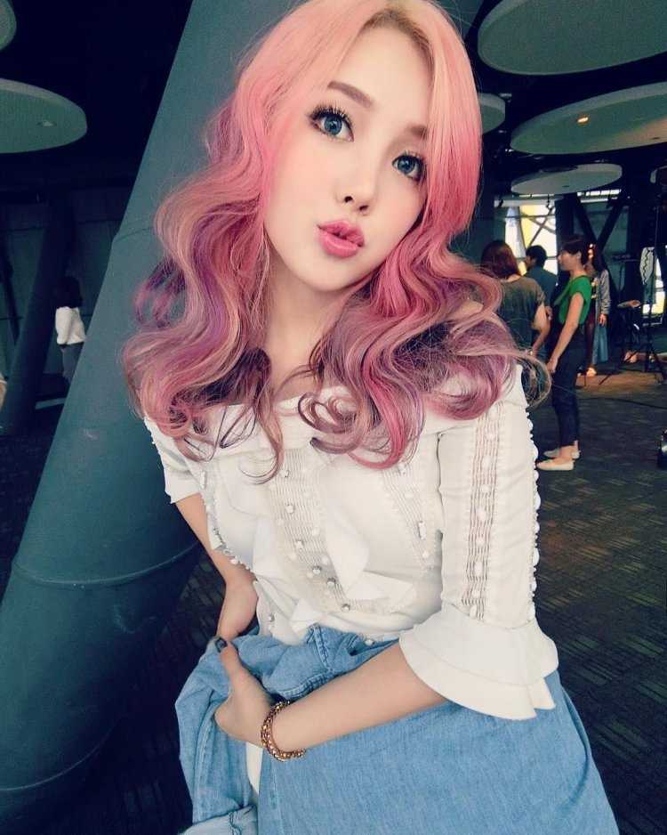 Pony блогерша корейская