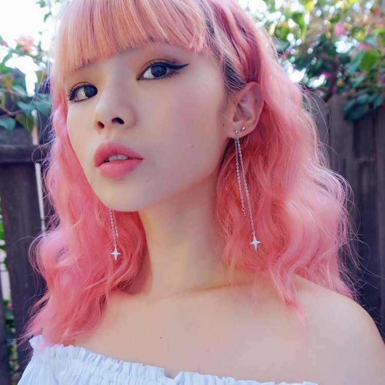 Японки с розовыми волосами