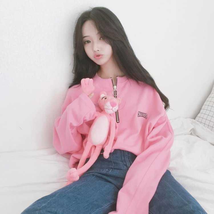 Кореянки в розовом