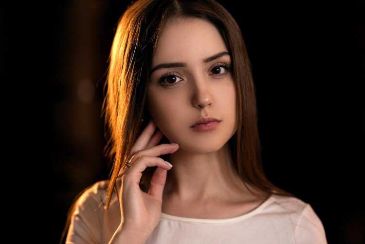 Русская девушка с карими глазами9