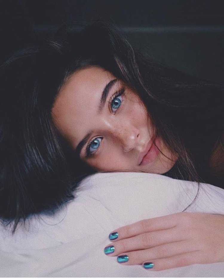 Катя Миро глаза