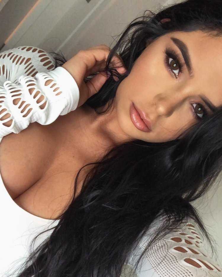 Деми Роуз в 20 лет