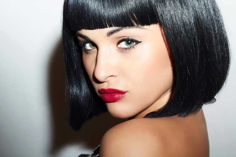 1998 Певица черное каре