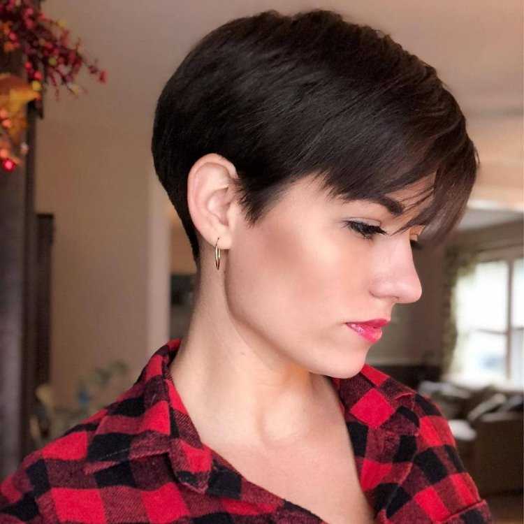 Русские брюнетки с короткой стрижкой73