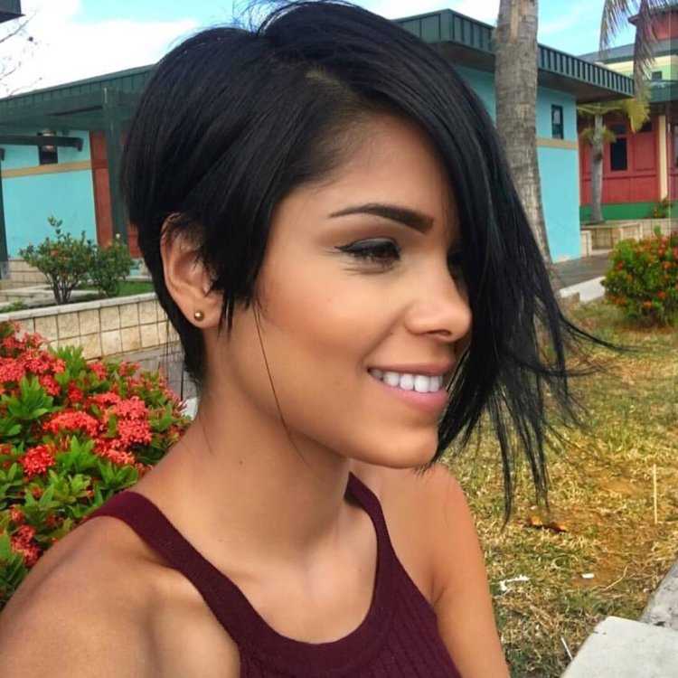 Стильные стрижки для брюнеток