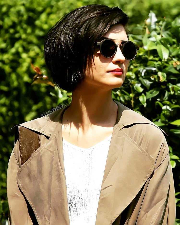 Туба Буйукустун стрижка каре