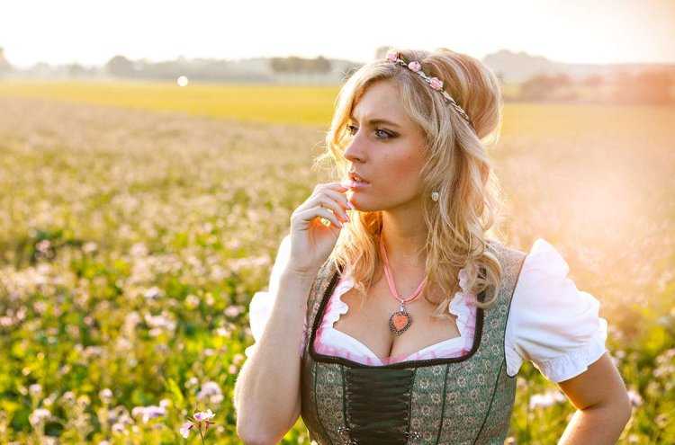 Немка красиво поет