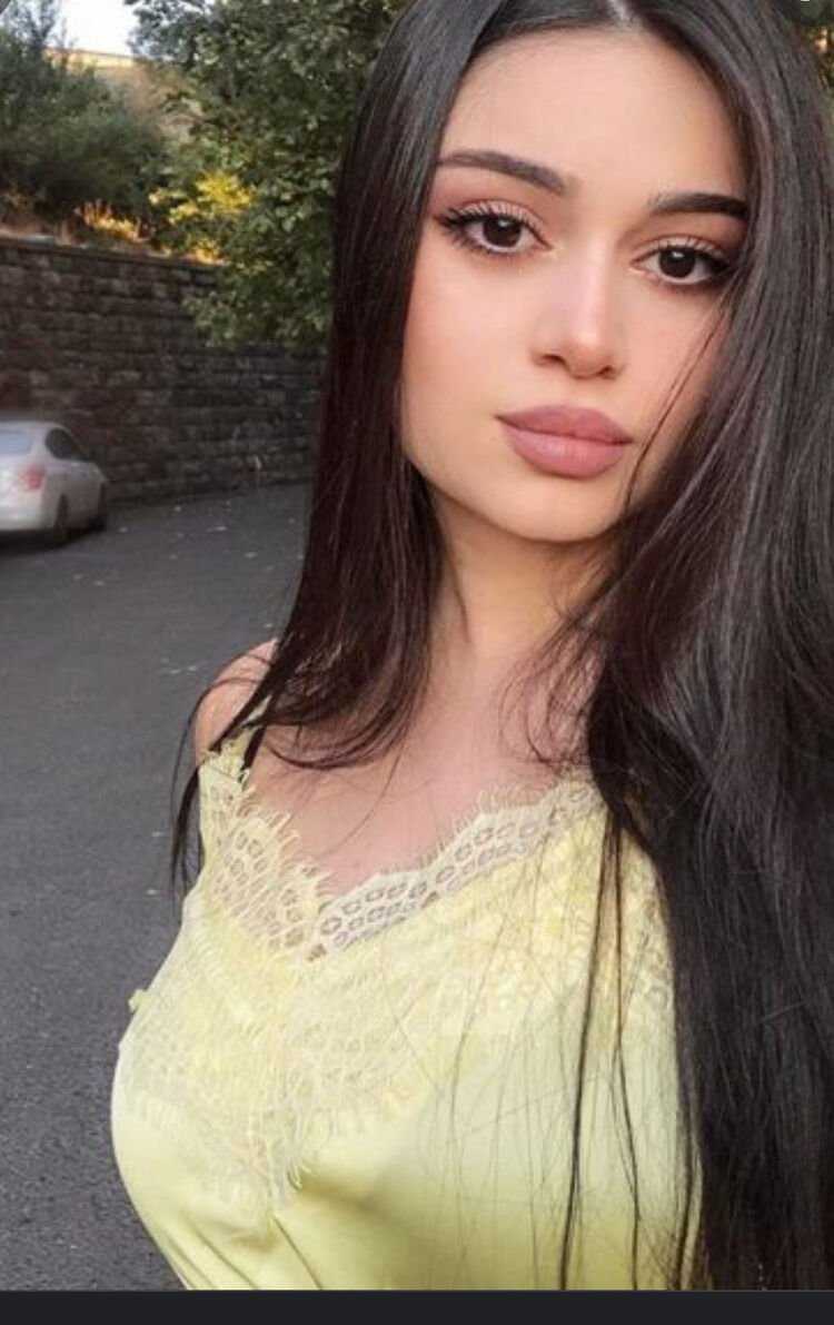 Красивые девушки из соцсетей