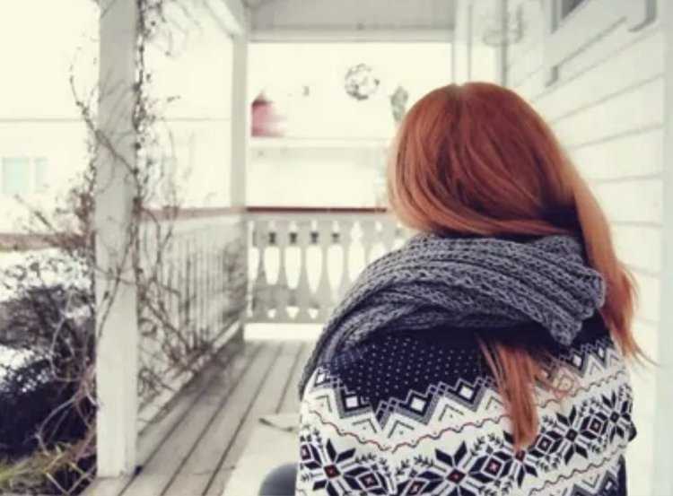 Рыжие девушки сзади зимой