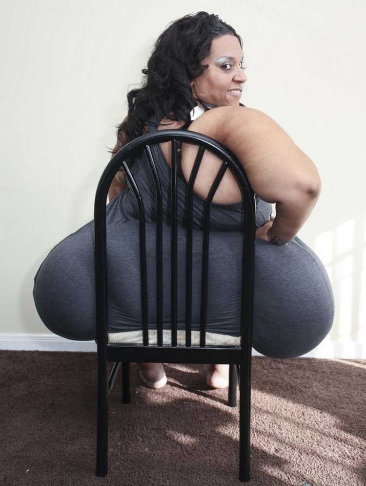 Огромные бёдра и большая грудь