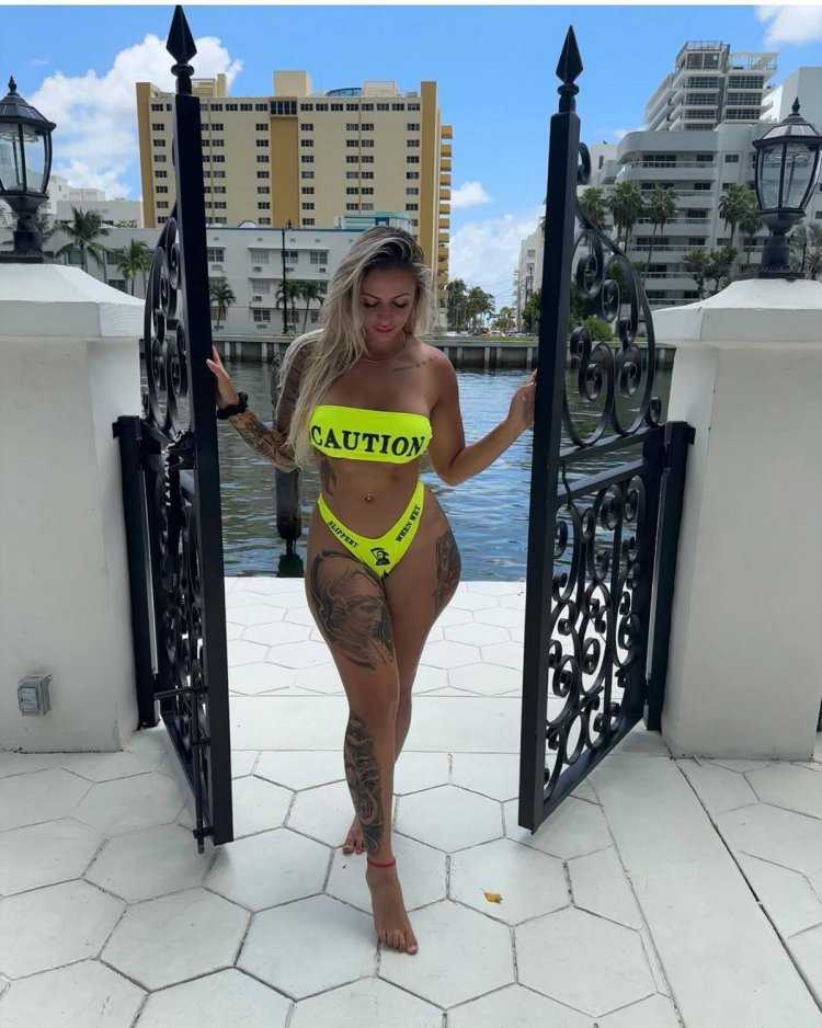 Попы в обтяжку