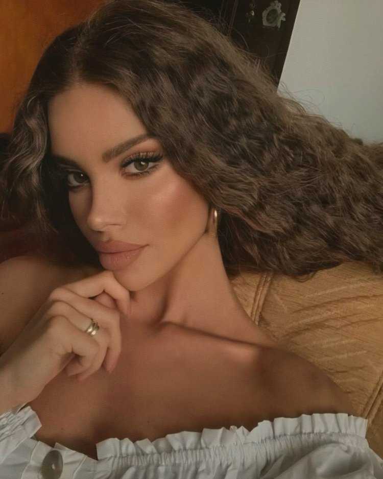 Грузинка Милена Росалия до пластики