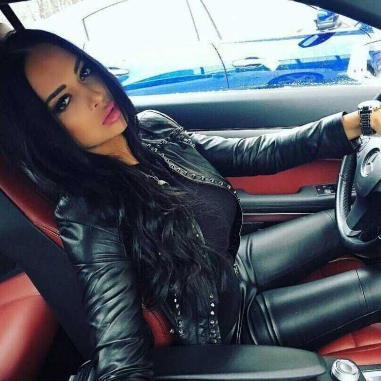 Самая классная брюнетка72