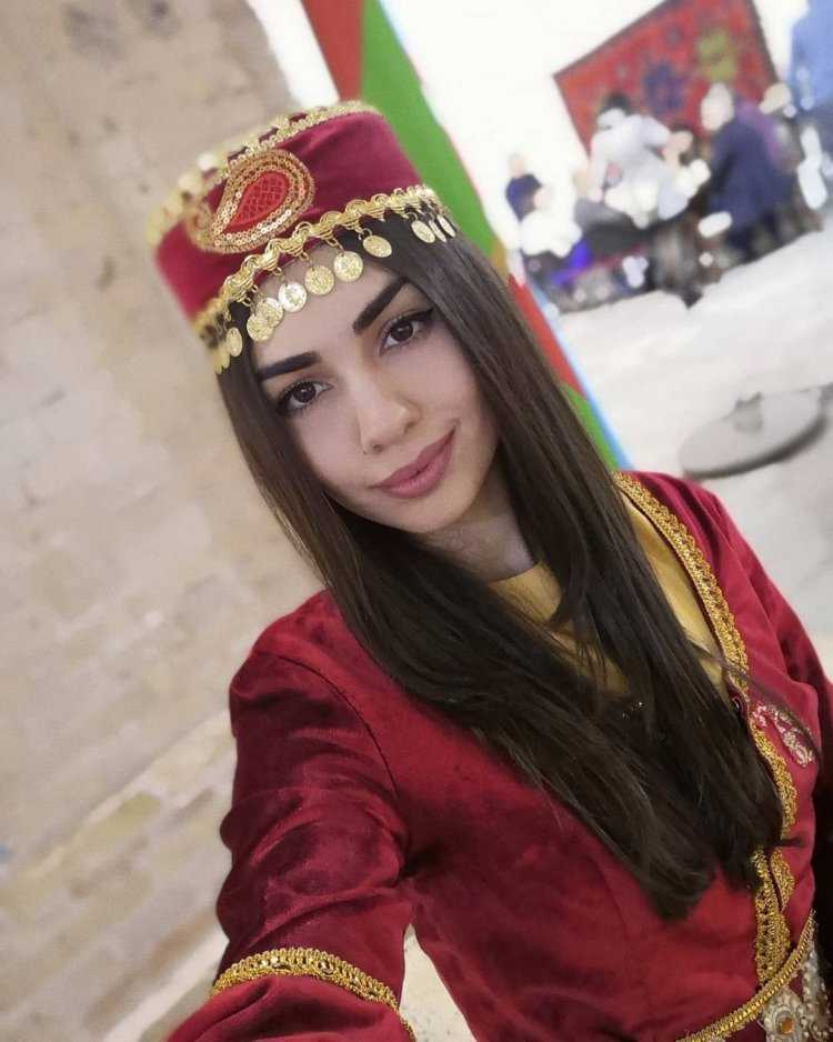 Русская азербайджанка